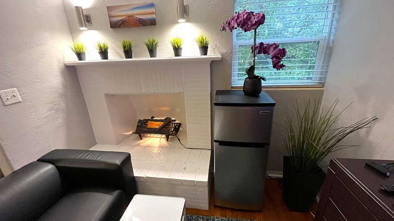 236 North Keech Street - Photo 3 of 47