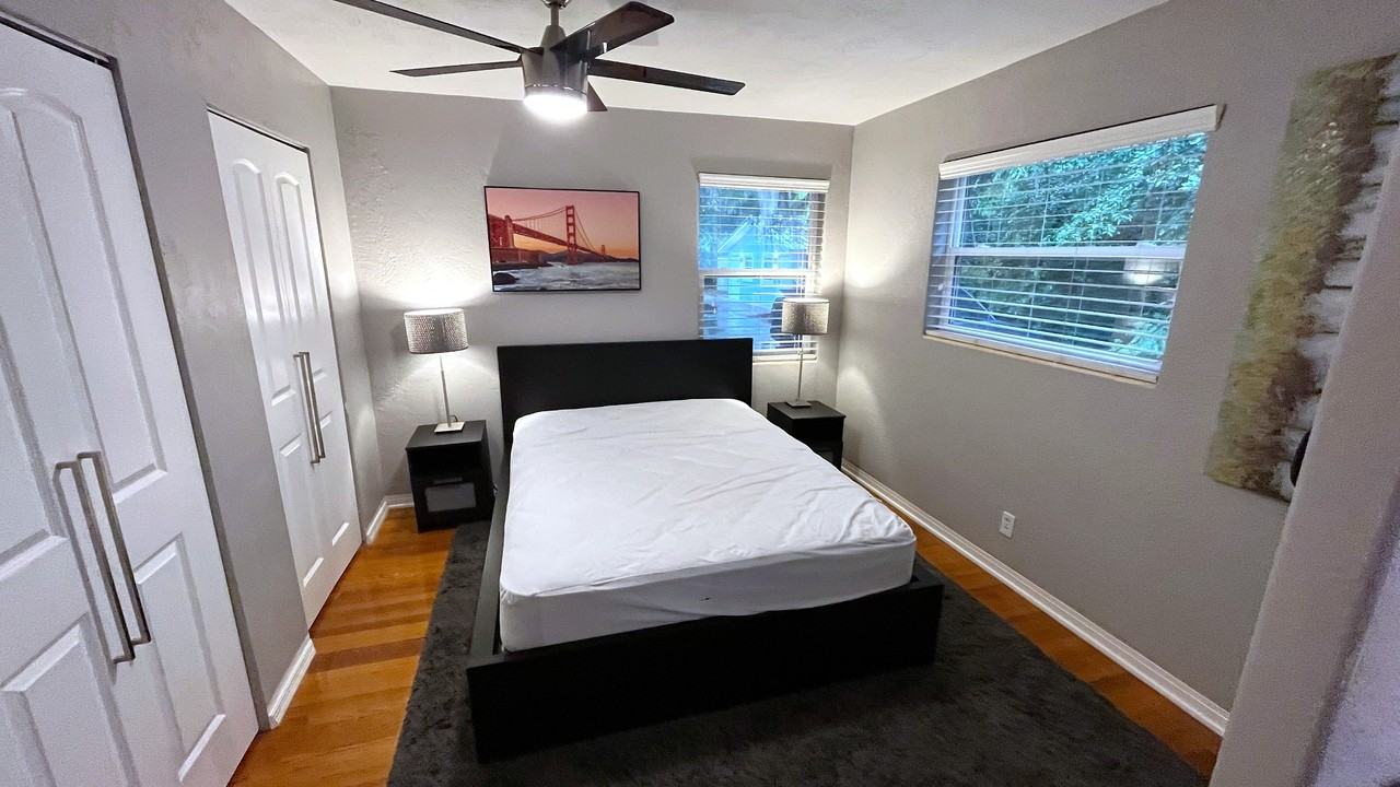 236 North Keech Street - Photo 4 of 47