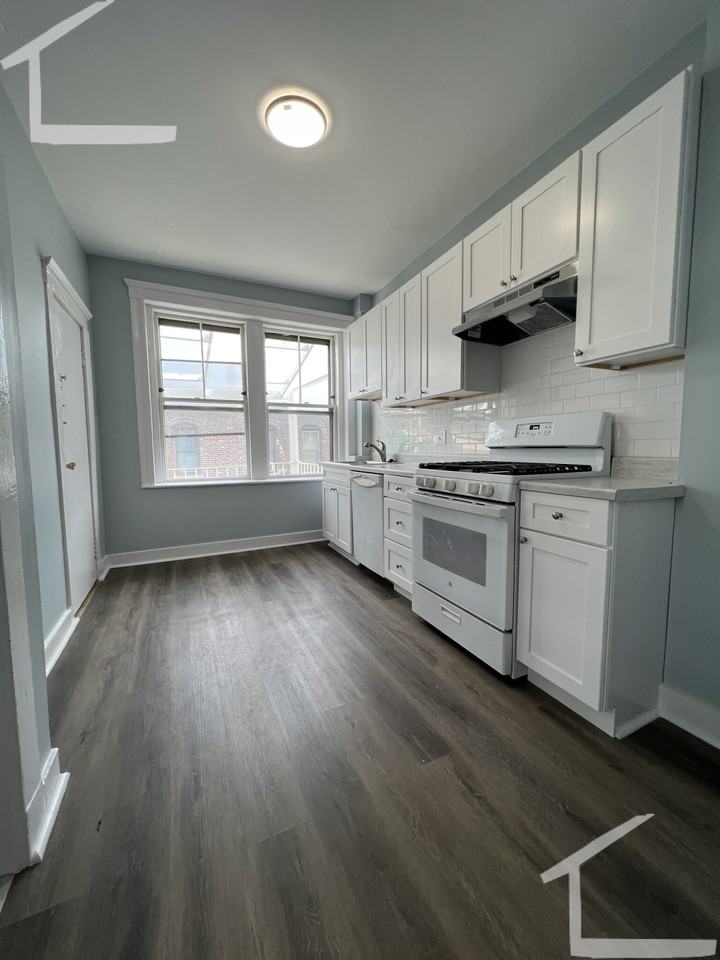 Hooker St #3 - Photo 4 of 10