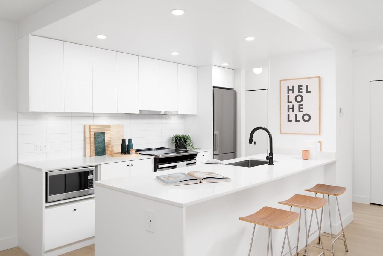 3427 Commercial Street #203 - Photo 4 of 16