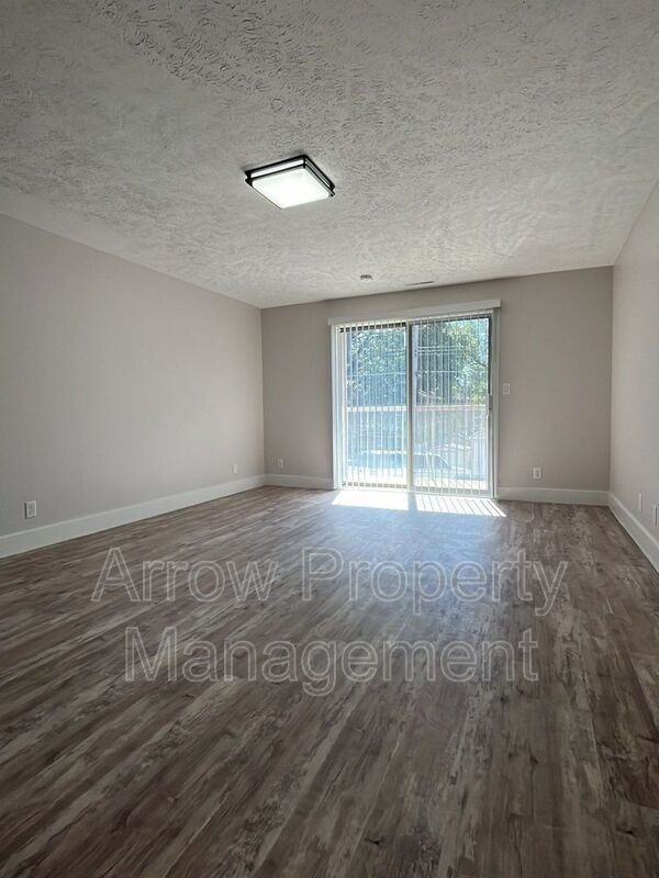 3341 Holdrege St #7 - Photo 2 of 9
