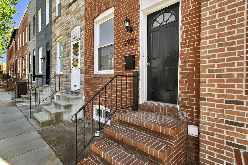 2925 Fait Ave - Photo 2 of 10