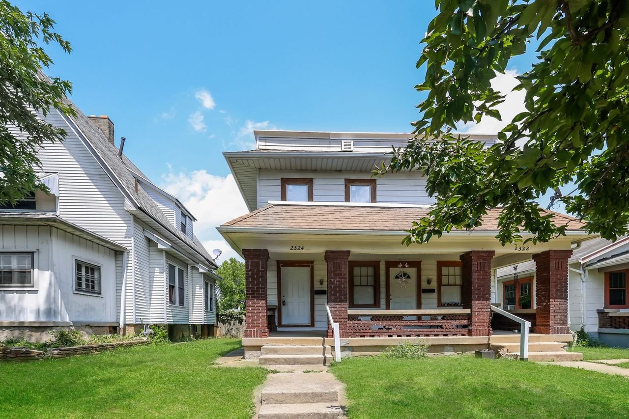 2322 Eastview Ave
