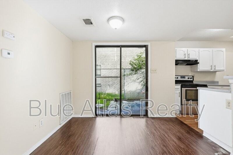 3048 Navarro Ln - Photo 6 of 18