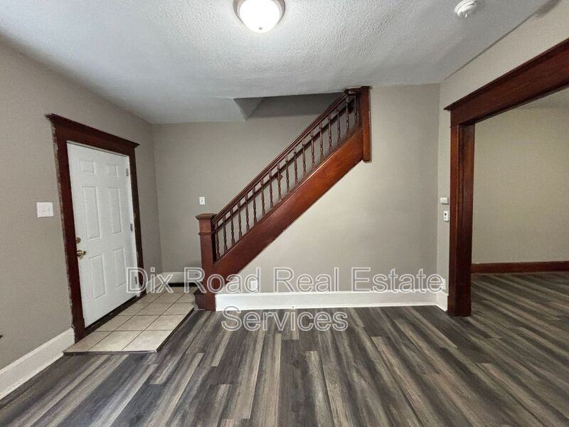 309 Moore St - Photo 5 of 24