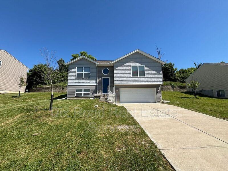 1024 Golfview Dr - Photo 3 of 28