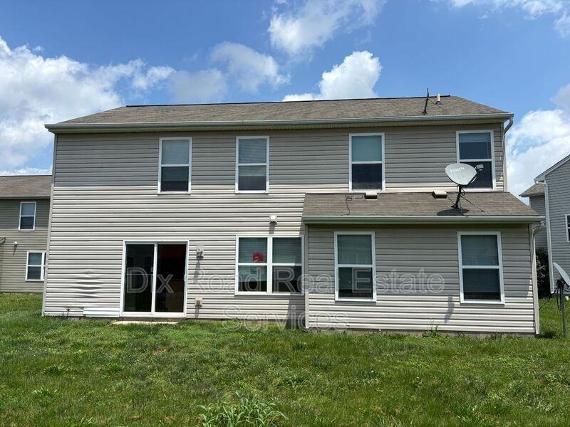 449 Draft Ct - Photo 4 of 35