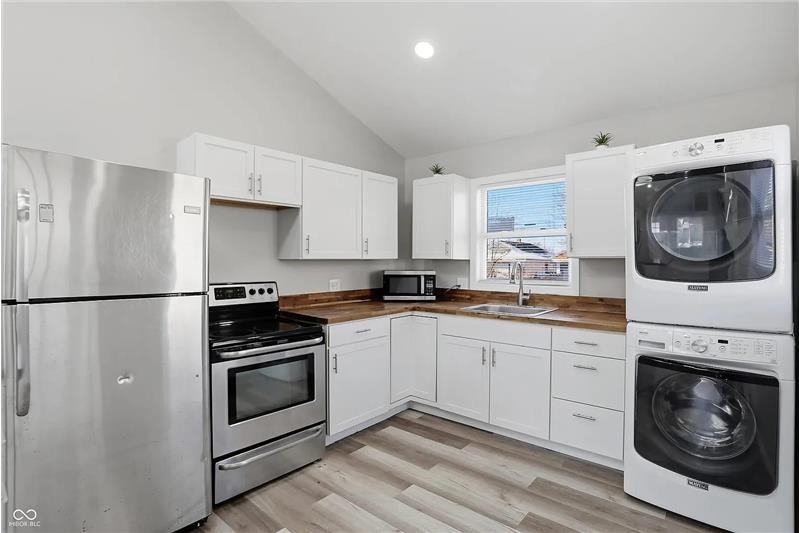 1518 N Chester Ave - Photo 6 of 21