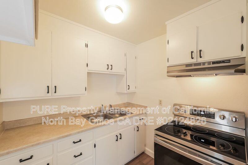 630 Wright St - Photo 7 of 18