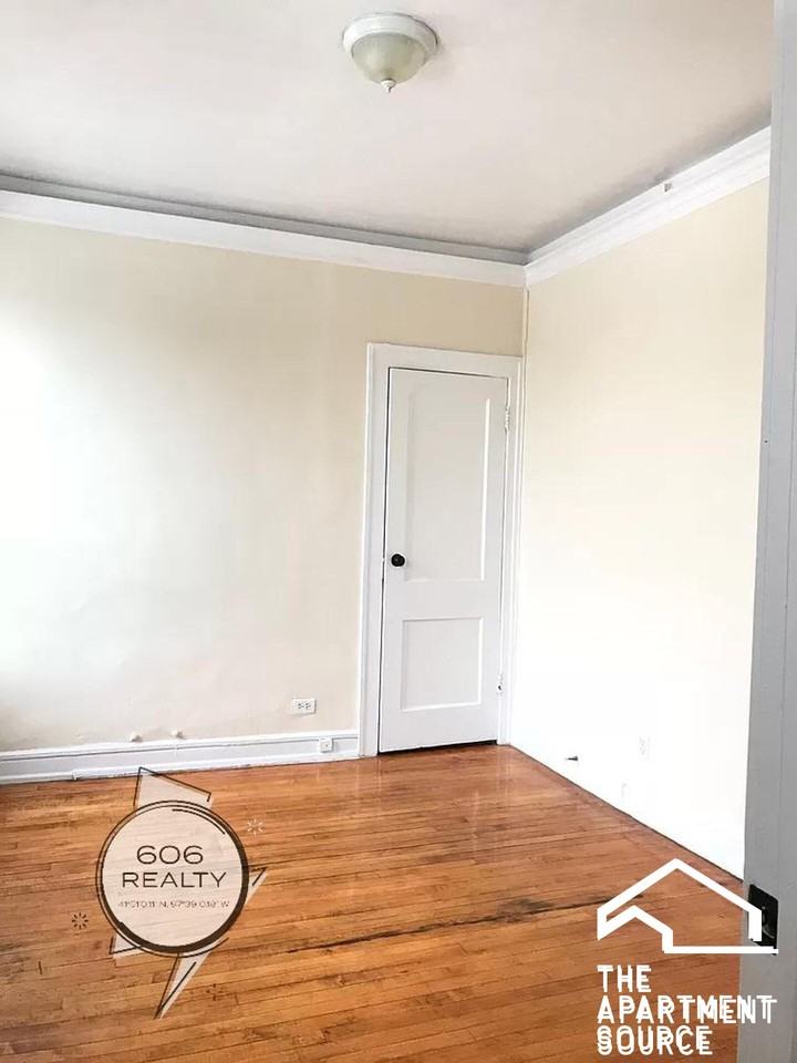 7054 S Western Ave #201 - Photo 2 of 5