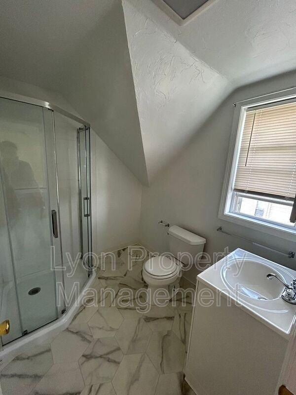 84 Prospect St #5 - Photo 6 of 9