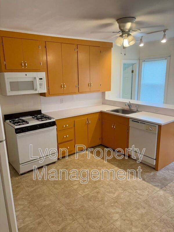 98 Anthony Ave #3R - Photo 2 of 13