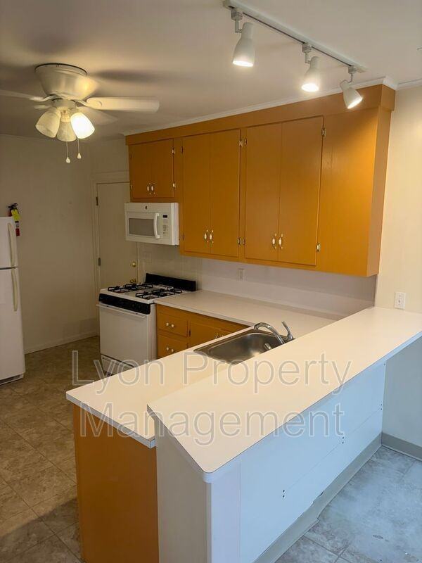 98 Anthony Ave #3R - Photo 4 of 13