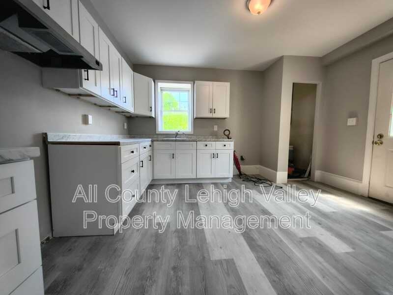427 W Berwick St - Photo 3 of 14