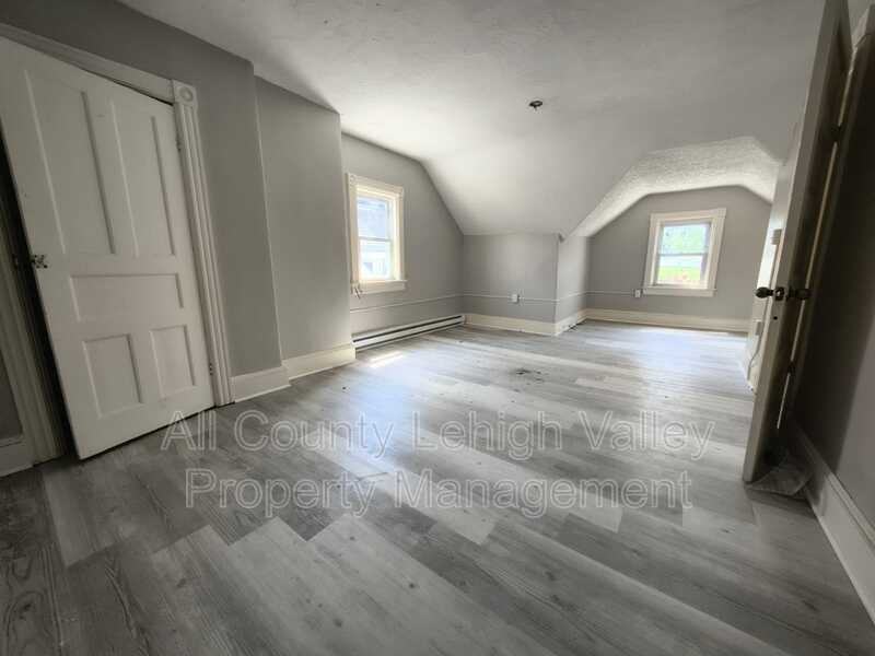 427 W Berwick St - Photo 7 of 14