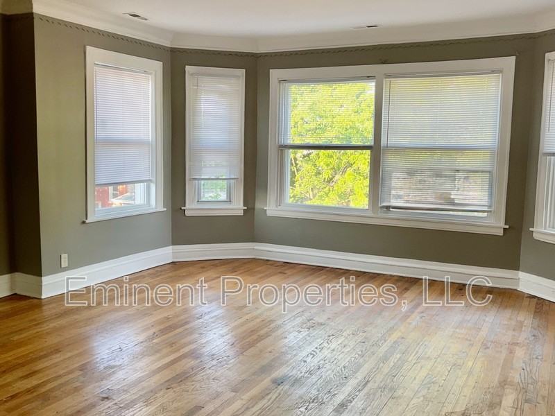 8226 S Marshfield Ave - Photo 2 of 9