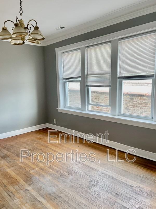 8226 S Marshfield Ave - Photo 3 of 9