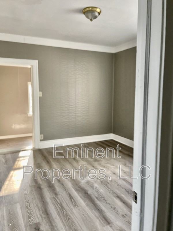 8226 S Marshfield Ave - Photo 6 of 9
