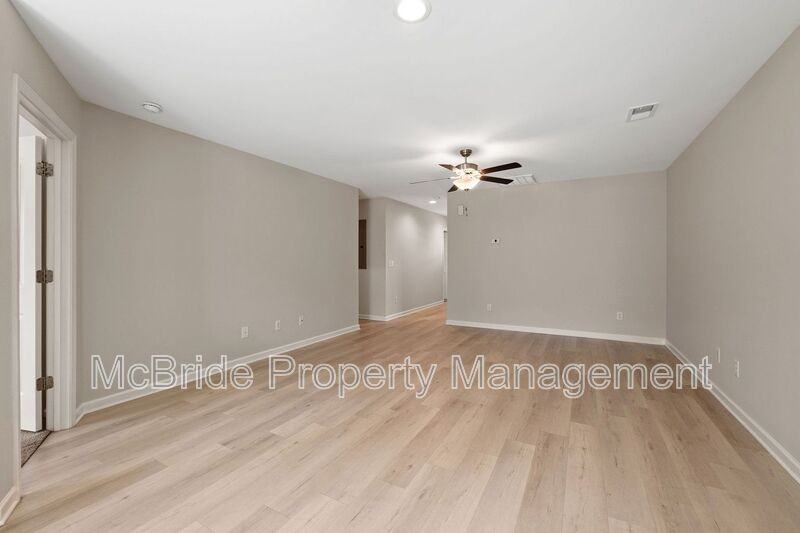 957 Madrid Ct - Photo 4 of 18