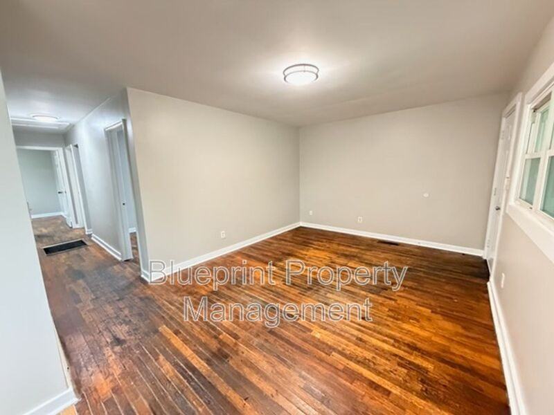 3373 33rd Pl N - Photo 2 of 8