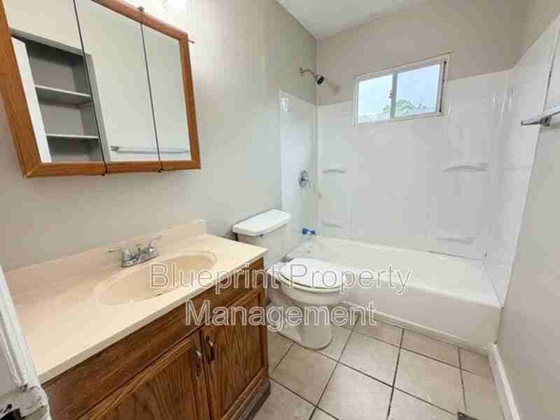3373 33rd Pl N - Photo 3 of 8