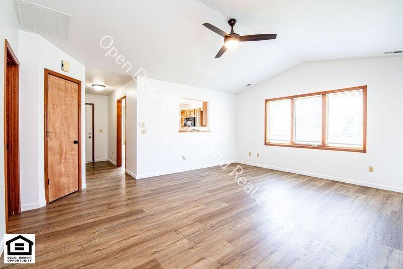 1525 Flagstone Dr - Photo 4 of 22