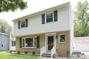 featured image of 1010 N Hampton Dr Ne