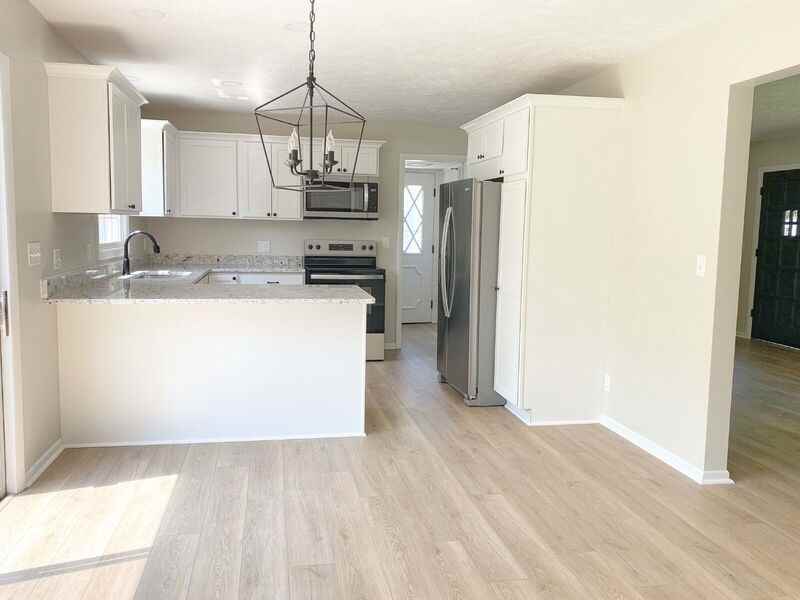 1010 N Hampton Dr Ne - Photo 3 of 15