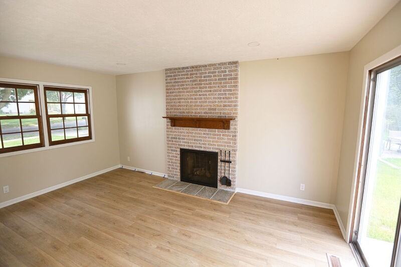 1010 N Hampton Dr Ne - Photo 6 of 15