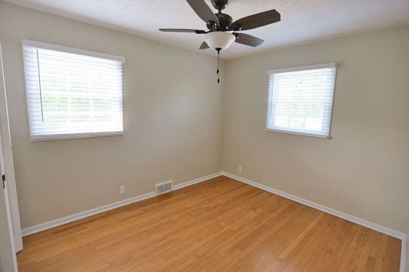 1010 N Hampton Dr Ne - Photo 7 of 15