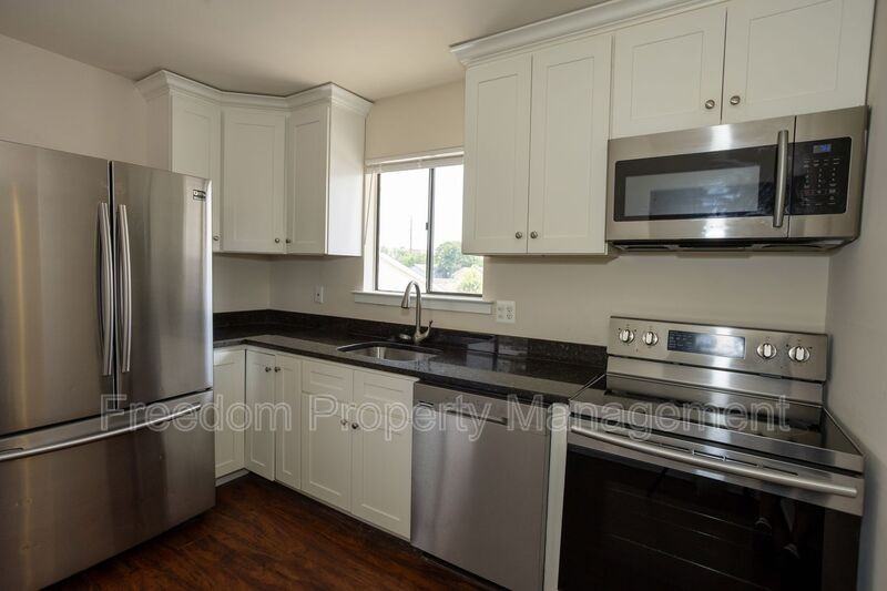 9327 Woodlea Ct - Photo 4 of 29