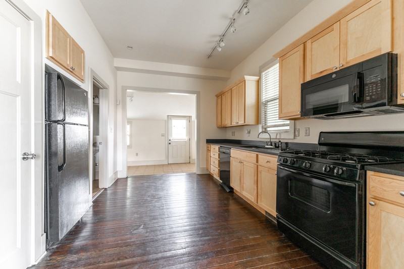 918 Prospect St - Photo 4 of 13