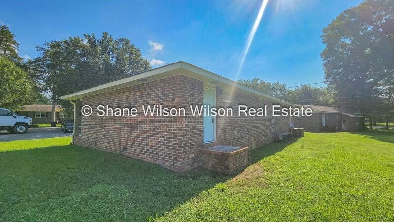 41 Sherry Ct - Photo 2 of 19