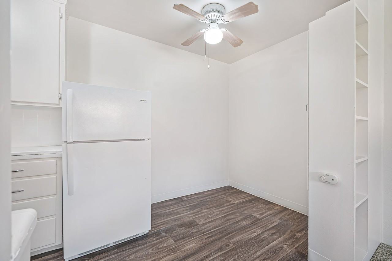 Alpine Apartments - Photo 2 of 14