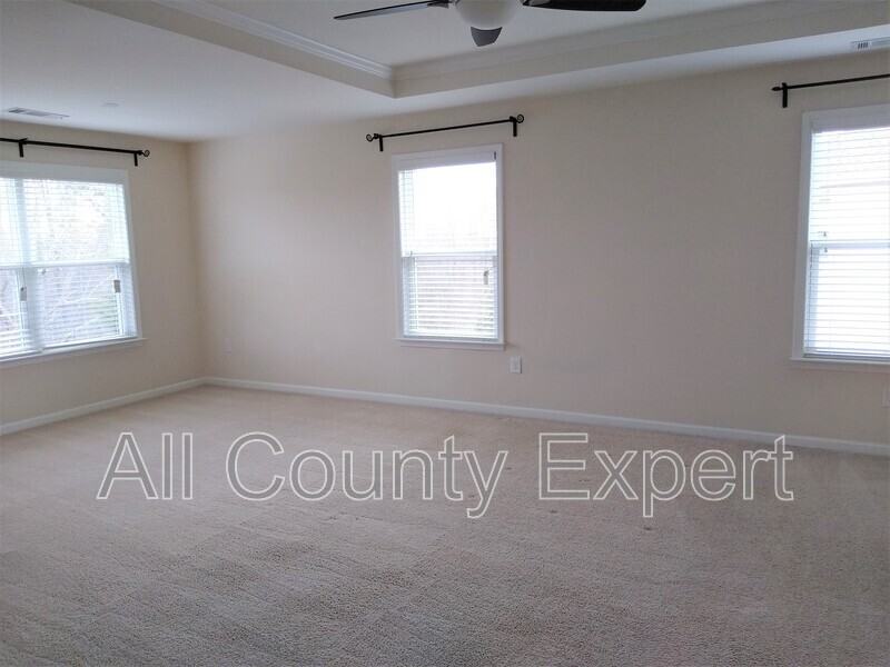 635 Glenish Ct - Photo 4 of 39