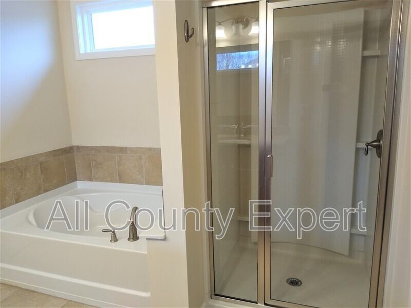 635 Glenish Ct - Photo 6 of 39