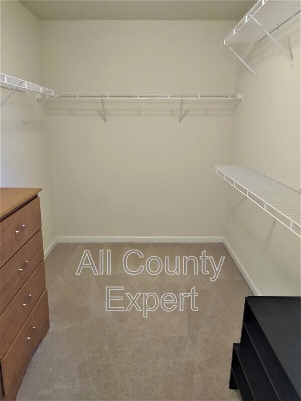 635 Glenish Ct - Photo 7 of 39