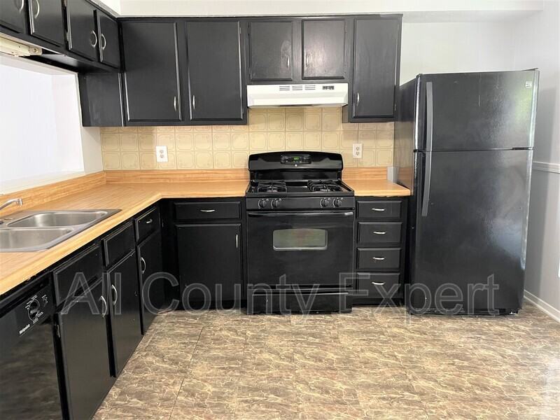 3089 Revere Ct - Photo 2 of 9