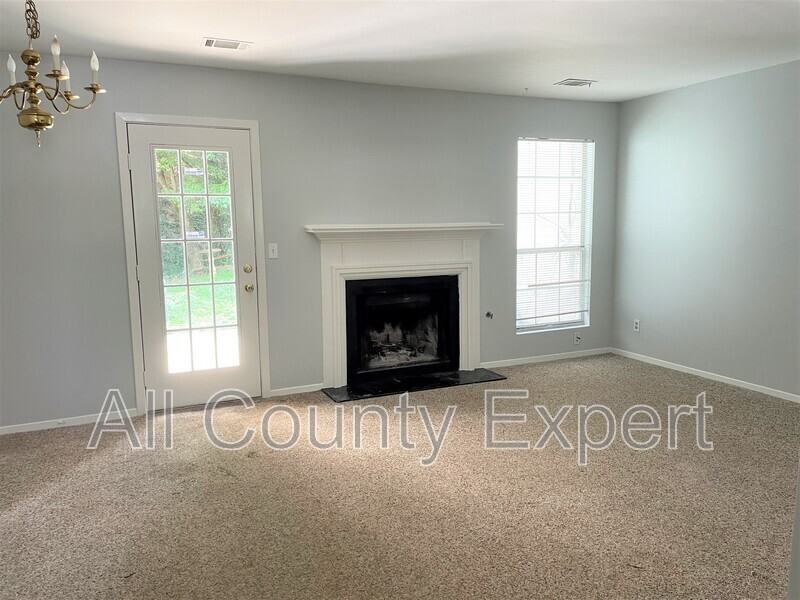 3089 Revere Ct - Photo 4 of 9