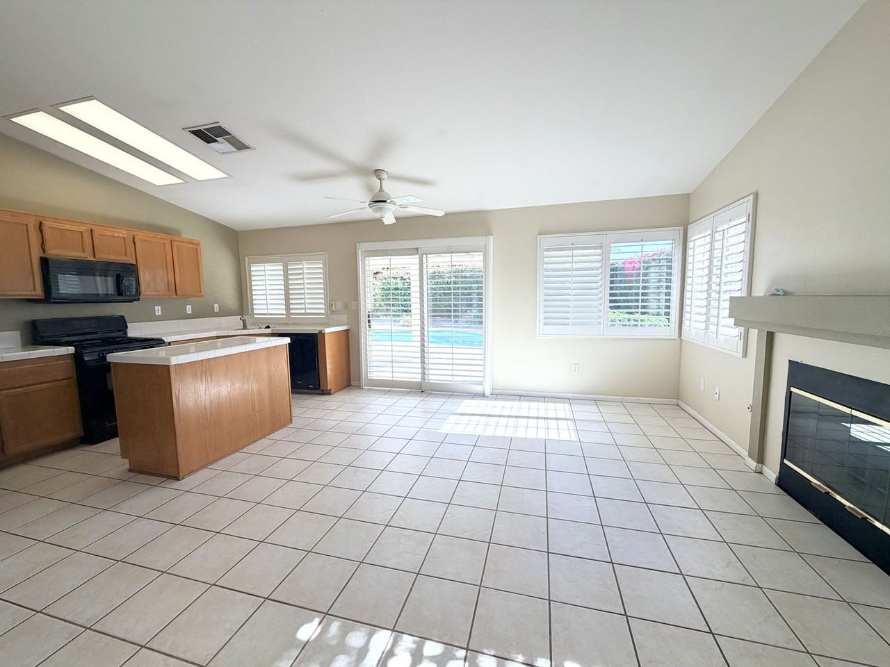 79220 Laurie Ct - Photo 4 of 15