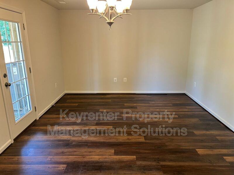 213 Willowshire Ct - Photo 4 of 36