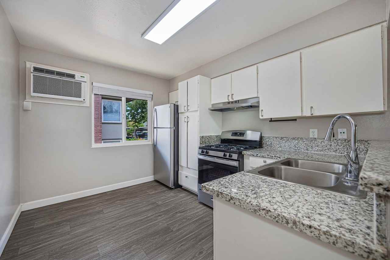Sunset Gardens Apartments - Photo 7 of 14
