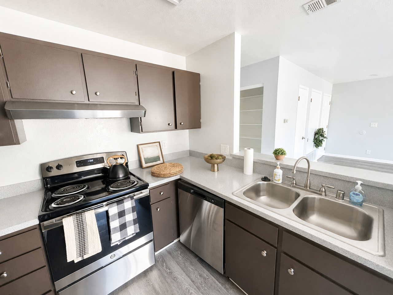 Creekside Apartments - Photo 4 of 12