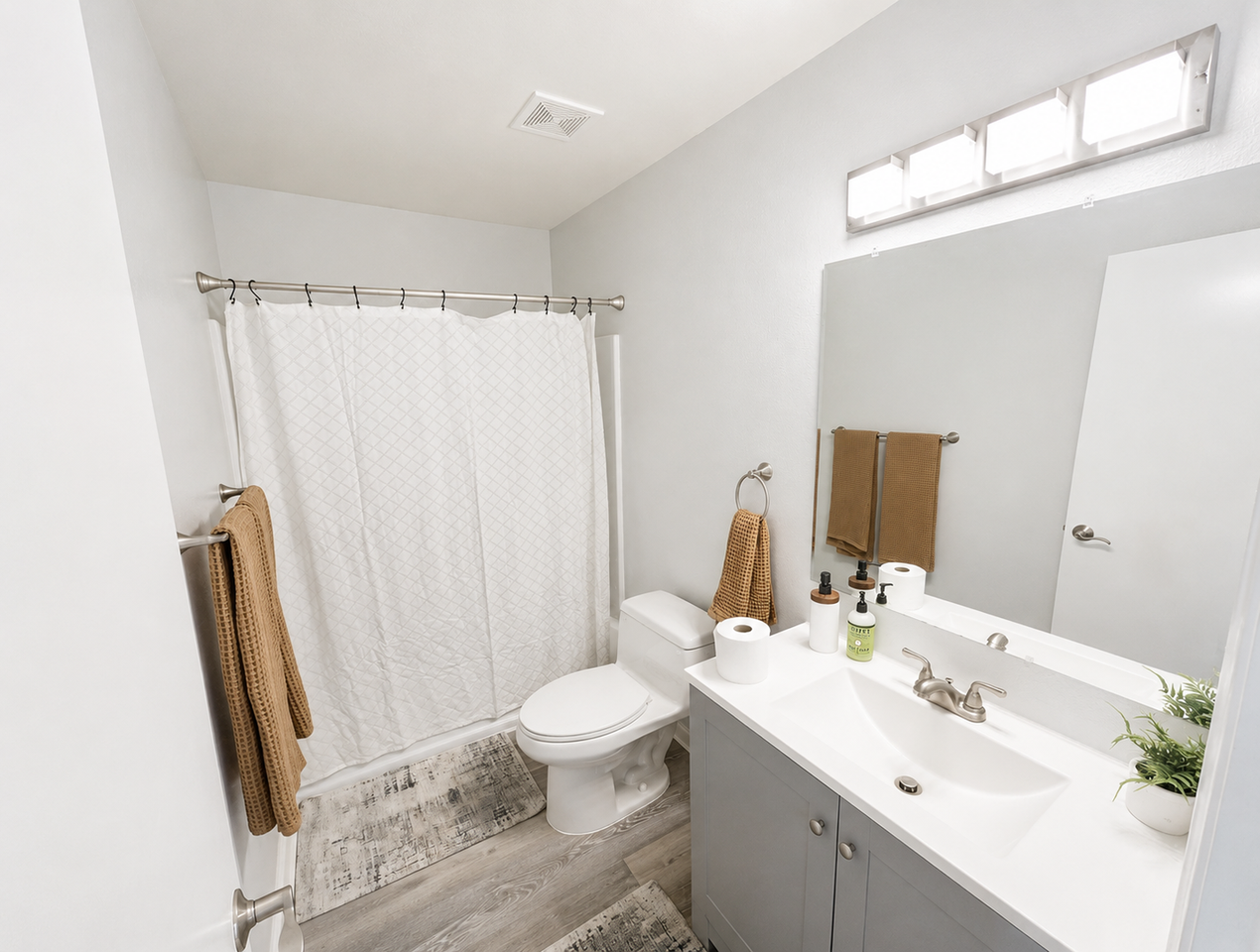Creekside Apartments - Photo 7 of 12