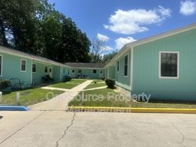 915 W Clark St #F - Photo 1 of 1