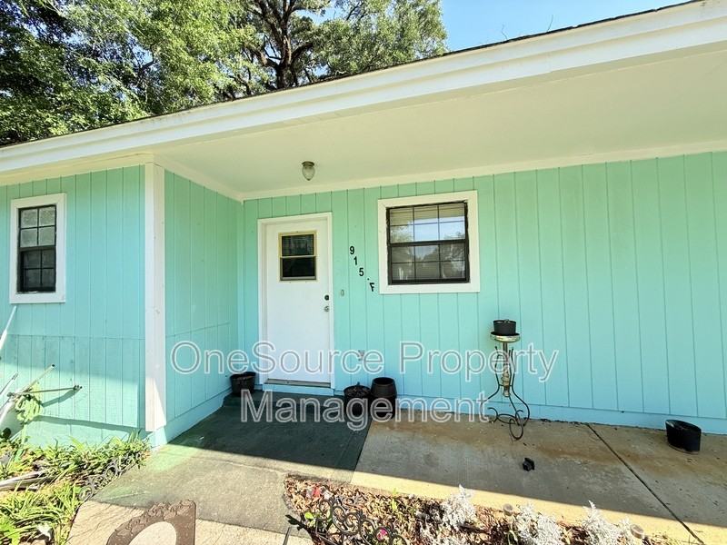 915 W Clark St #F - Photo 2 of 10