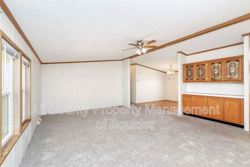 10503 Isabelle Rd - Photo 3 of 26