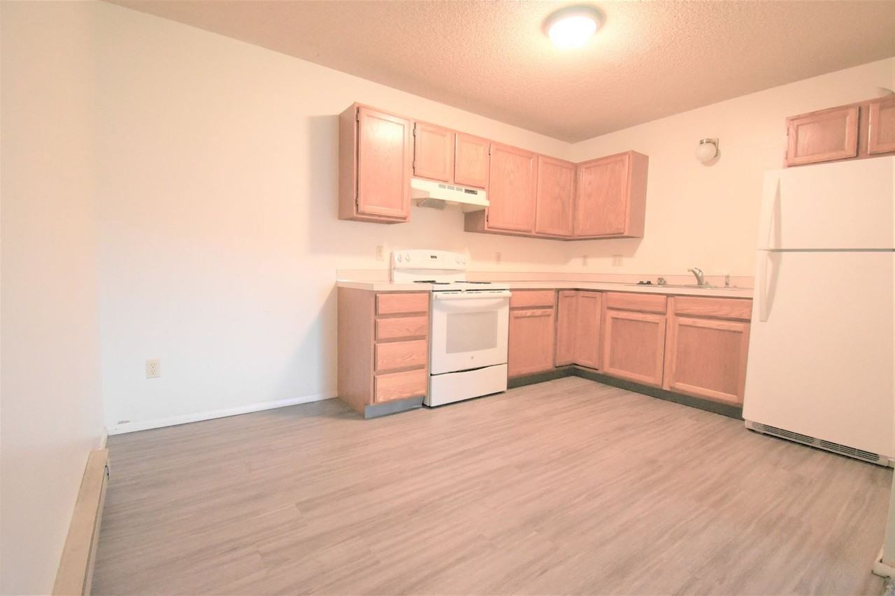 809 W Villard St #45 - Photo 5 of 12
