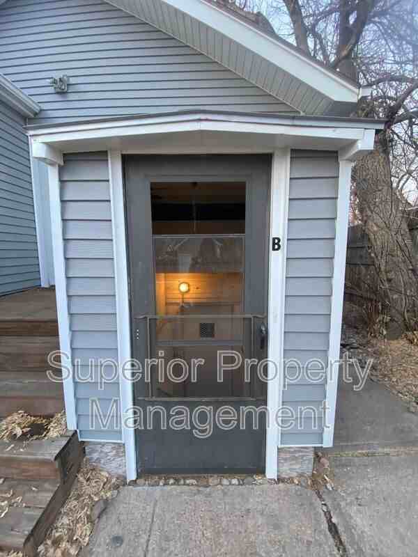 1011 W 29th St - Photo 2 of 16