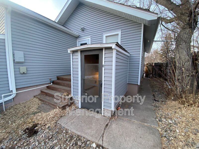1011 W 29th St - Photo 3 of 16